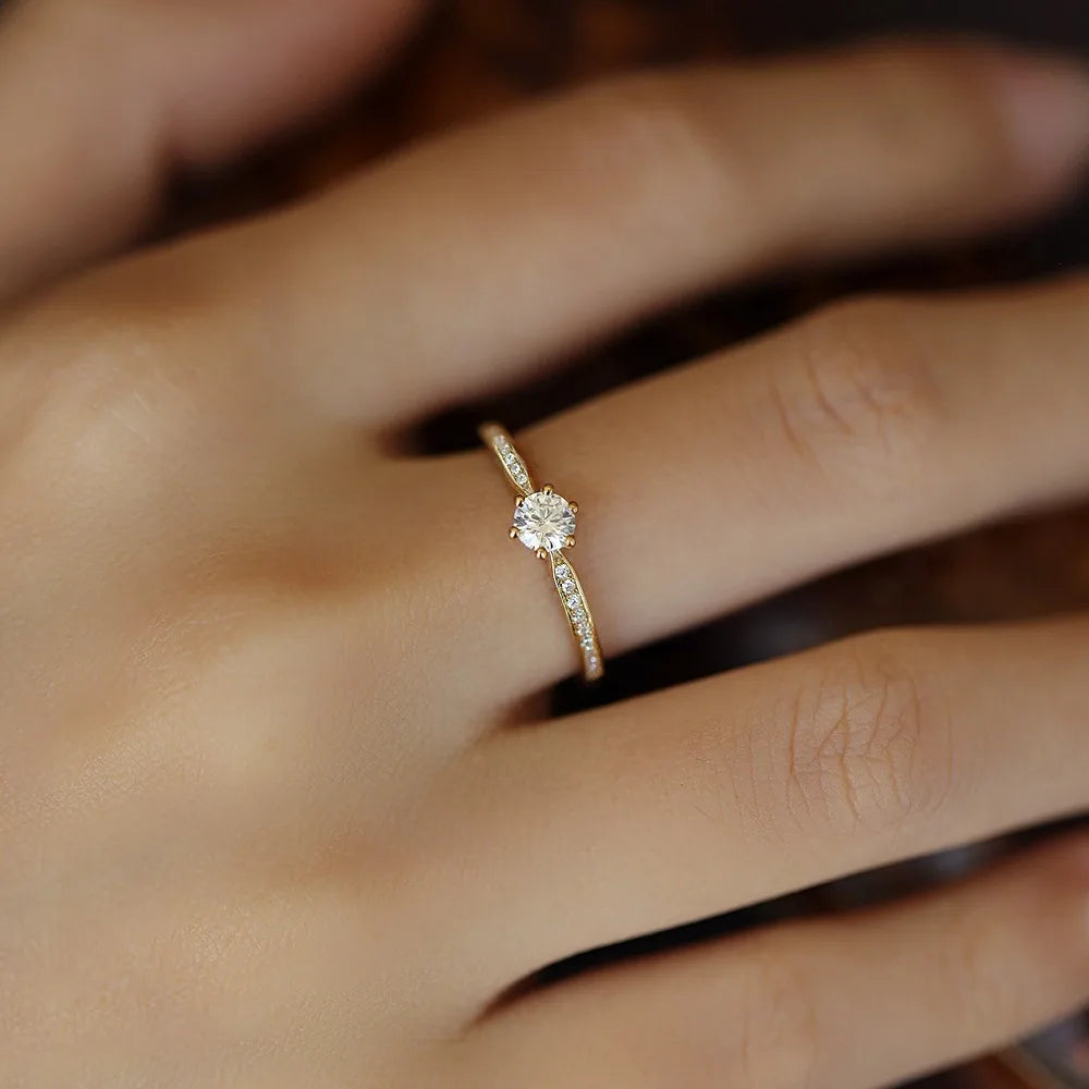 Ring im funkelnden Diamanten-Look Zirkonia
