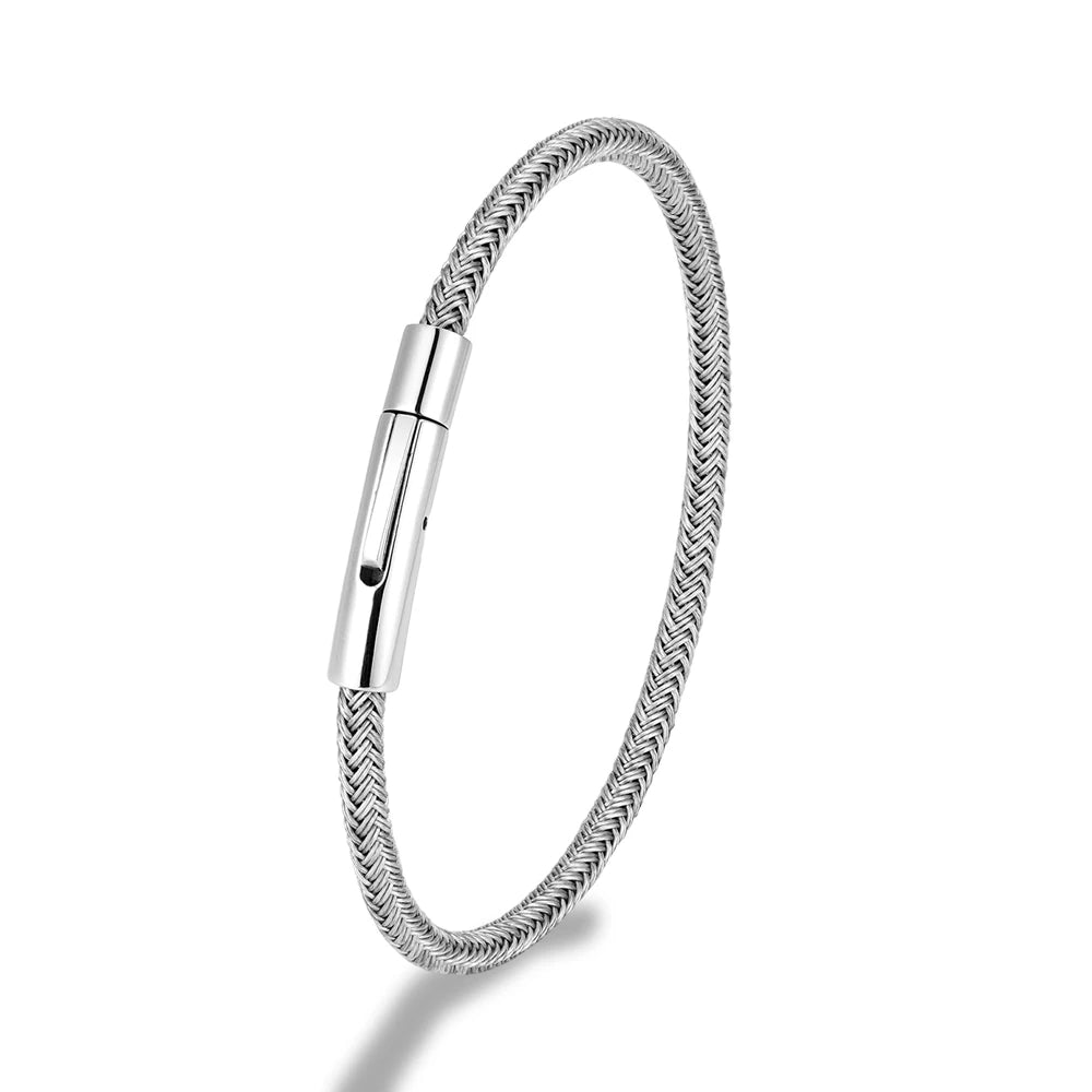 Schlichtes Edelstahl Armband in modernen Look