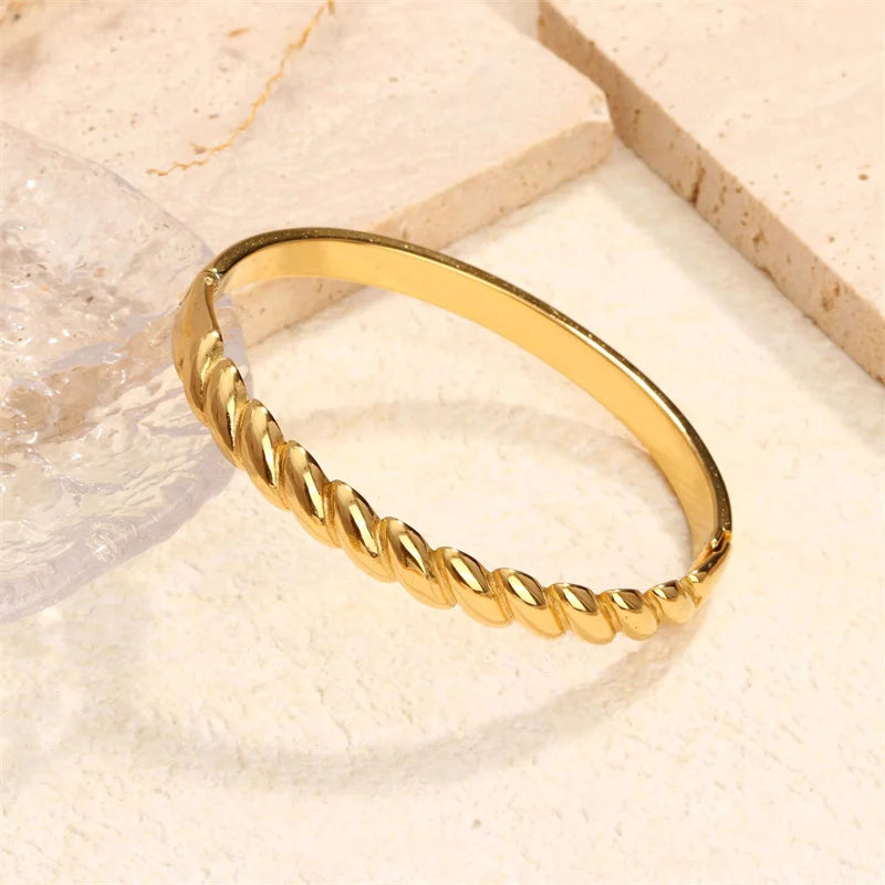 Schönes simples Armband