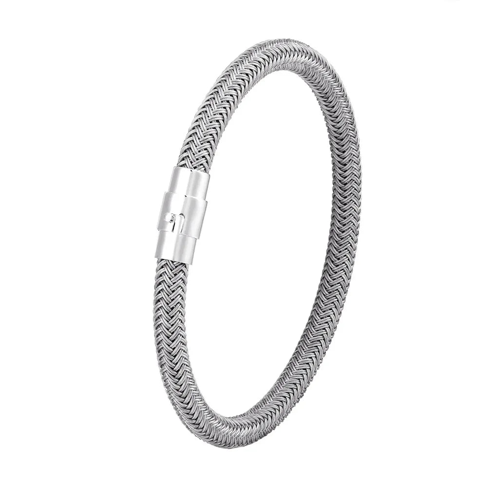 Schlichtes Edelstahl Armband in modernen Look