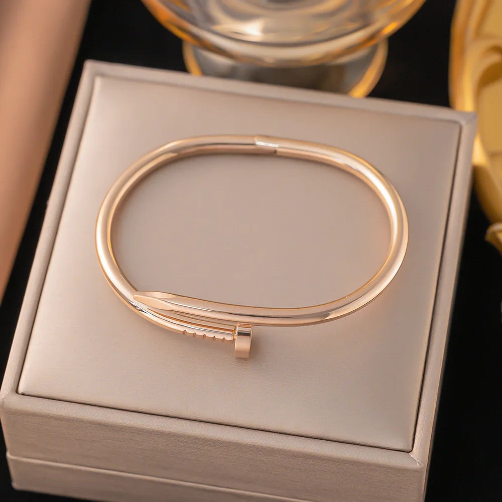 Nagel Armreif