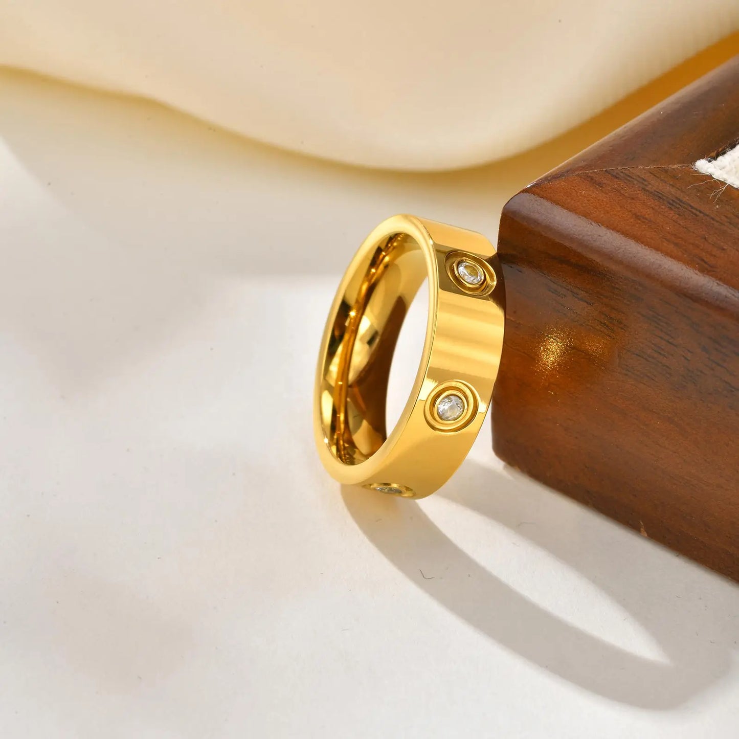 Ring mit Zirkonia