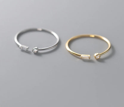 Minimalistischer Ring mit Kristall