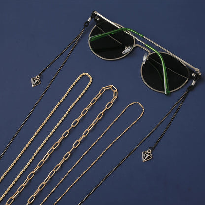 Brillenkette in Perlen & Linienkombination