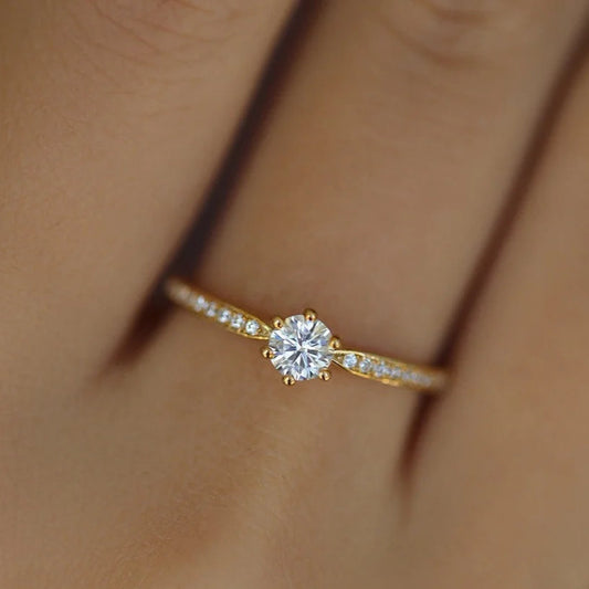 Ring im funkelnden Diamanten-Look Zirkonia