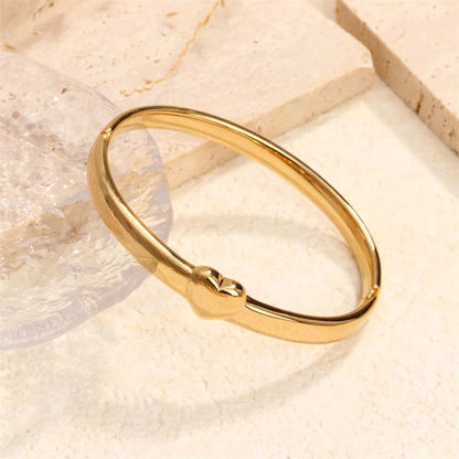 Schönes simples Armband