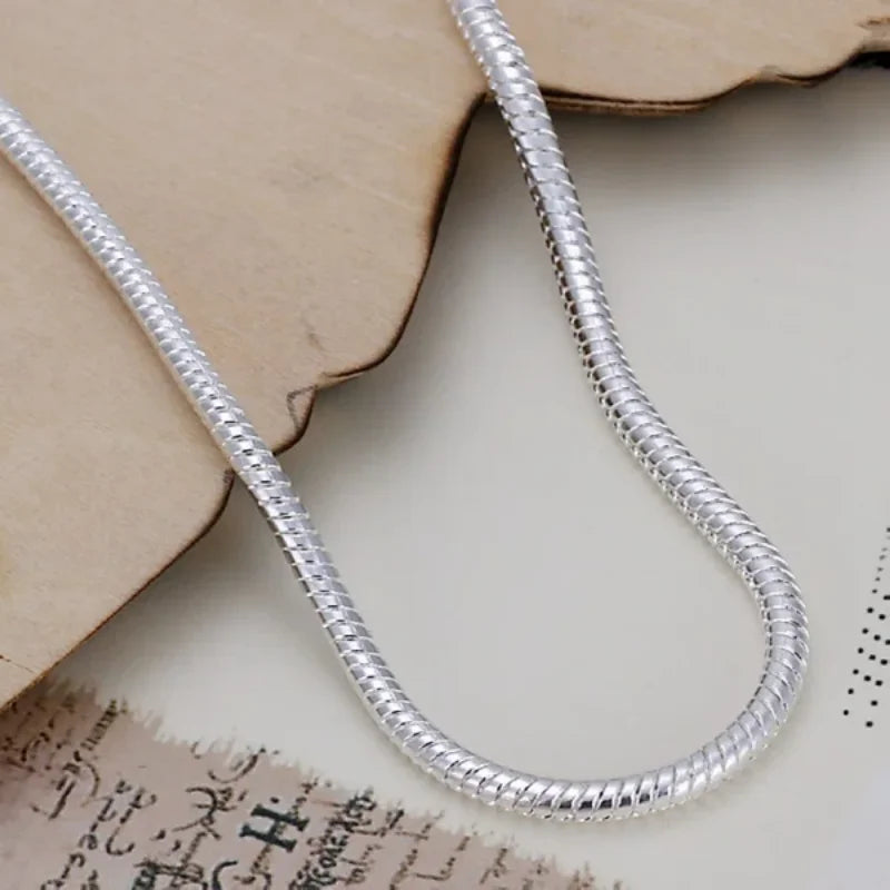 Armband im Schlangenstil