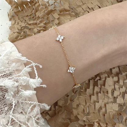 Blumenarmband