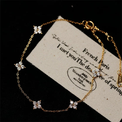 Blumenarmband