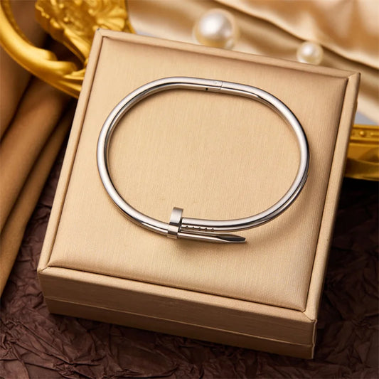 Nagel Armreif