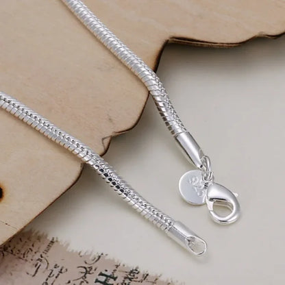 Armband im Schlangenstil