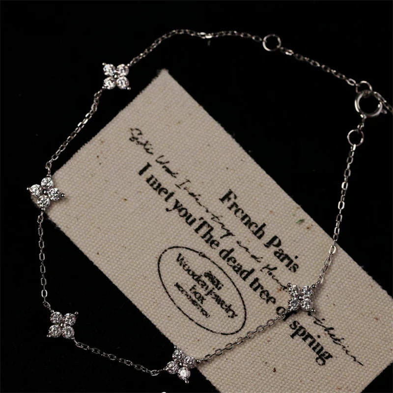 Blumenarmband