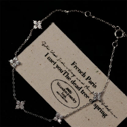 Blumenarmband