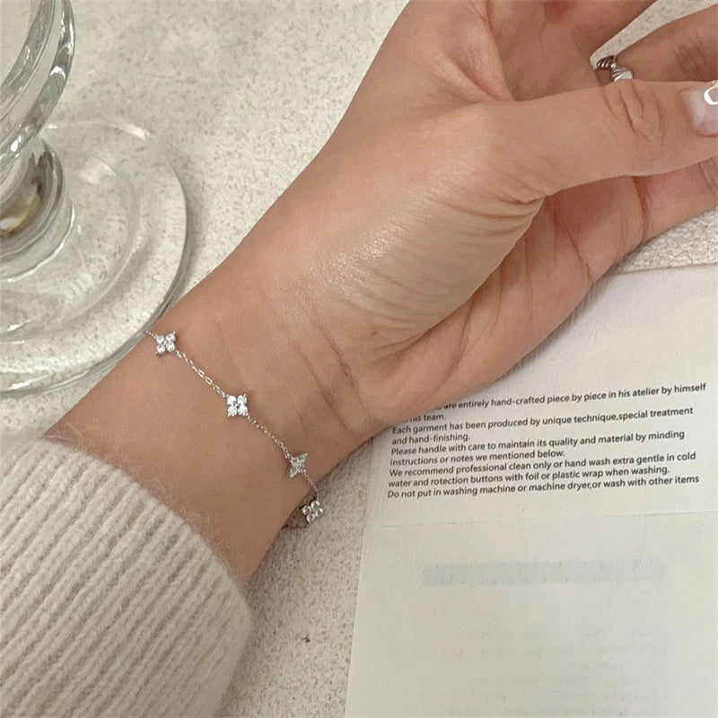 Blumenarmband